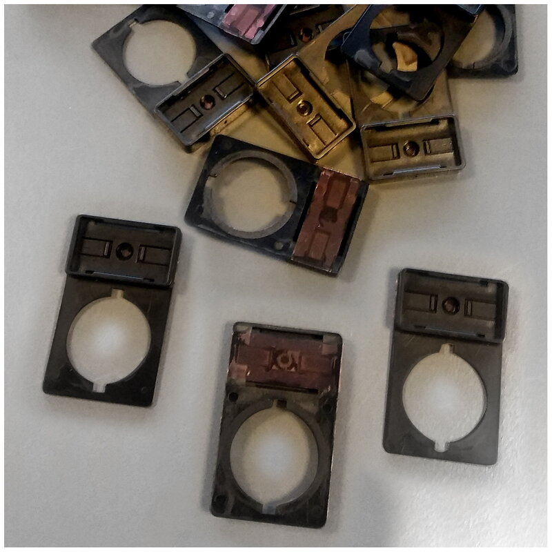 TAG HOLDER DM.22 ADHES. FOR PUSH BUTTON TAG HOLDER DM.22 ADHES. FOR PUSH BUTTON